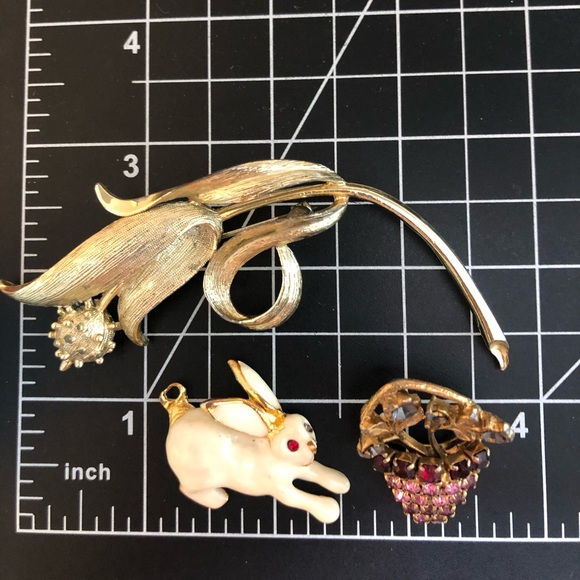 Vintage Rabbit Pendant Charm Rhinestone Brooch lot - Picture 6 of 8